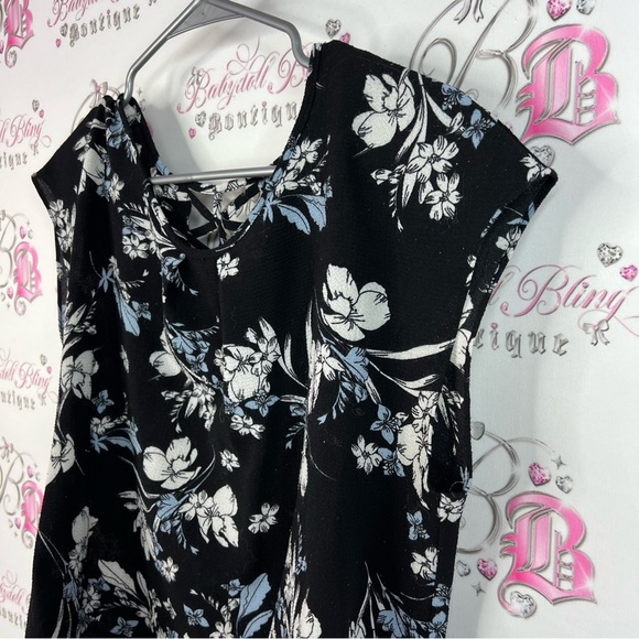 Cleo top tank style criss cross Black and White Floral Blouse blue - Picture 4 of 9